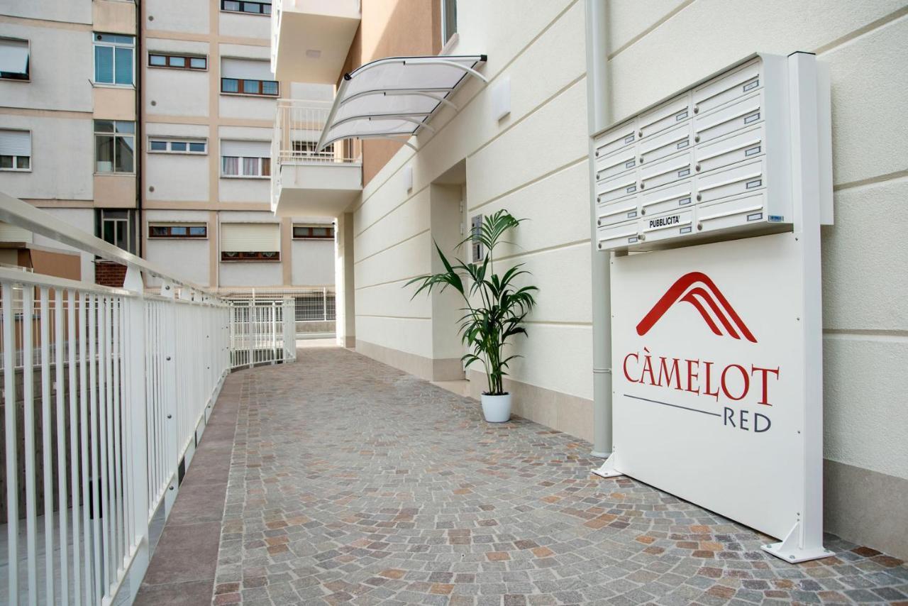 Camelot Red - Appartamenti Верона Екстер'єр фото