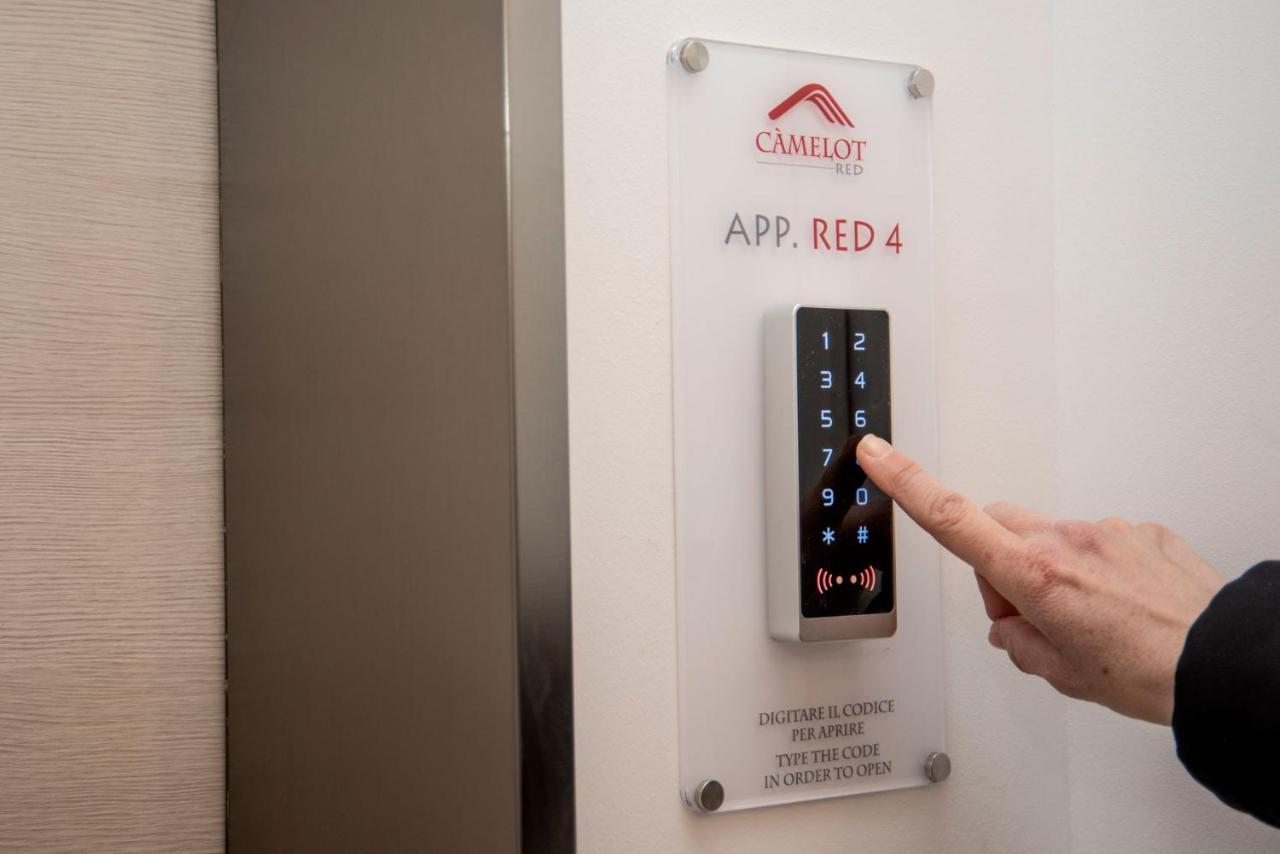Camelot Red - Appartamenti Верона Екстер'єр фото