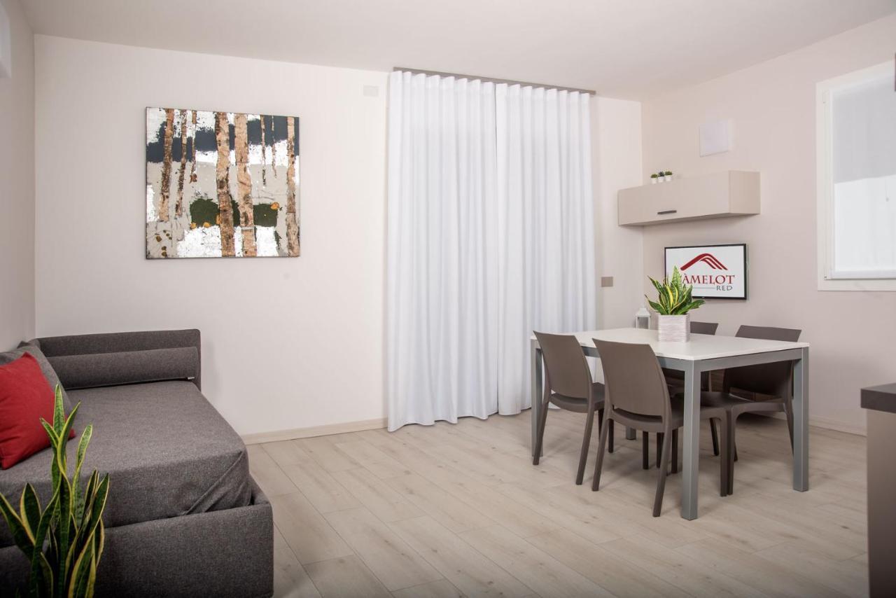 Camelot Red - Appartamenti Верона Екстер'єр фото